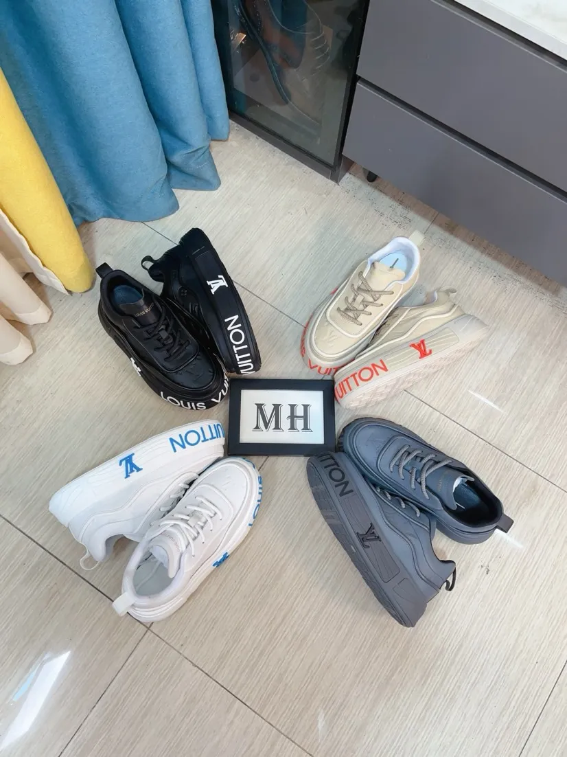 Men's men's shoes 💰560🌸🌸 LV style is novel and fashionable, the upper is made of imported cowhide + LV special materials! Super trendy design! It’s eye-catching! The leather is soft, delicate, shiny and translucent, showing the ultimate in pure handcraftsmanship, and the mesh is soft, comfortable and breathable! Size: 39-44 (38 45 customized)